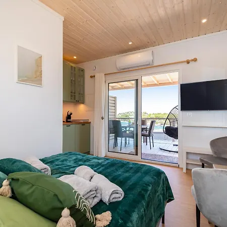 Mobile Dragon Bay - Viserion Apartment *